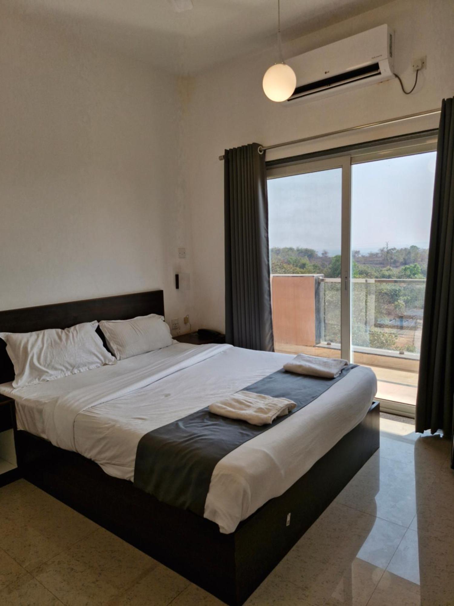 Hotel Rsa Residency Pernem Екстериор снимка
